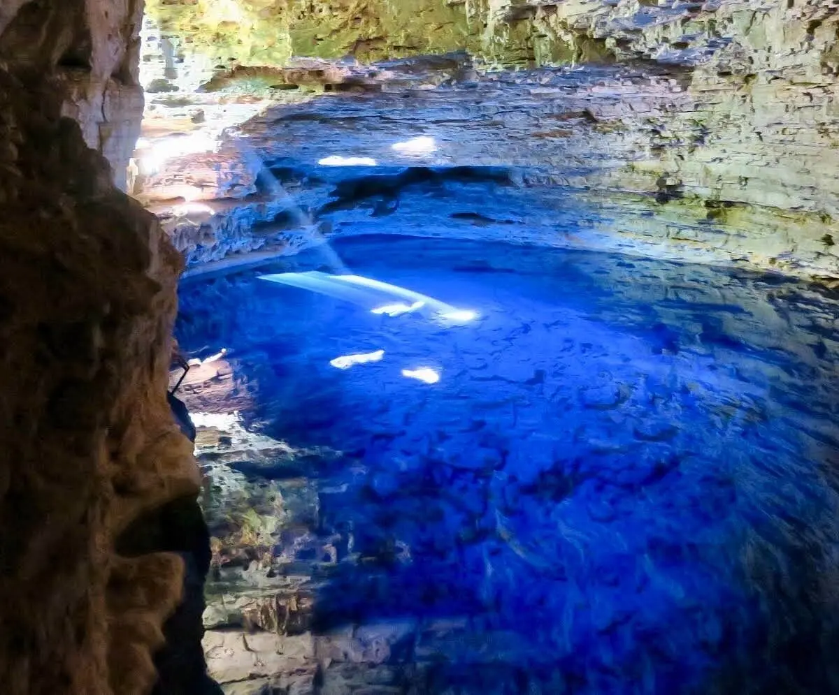 Poço Azul com águas cristalinas