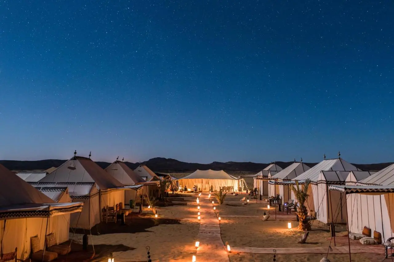 Tendas de luxo no Deserto do Saara