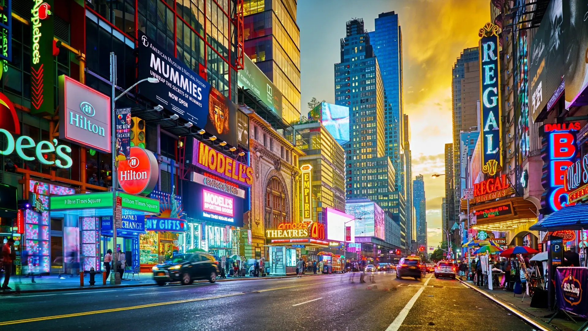 Letreiros luminosos na Times Square ao entardecer